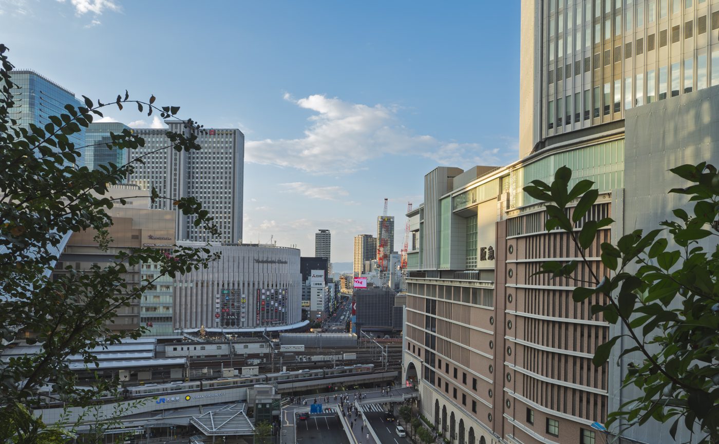 梅田駅周辺のビル群